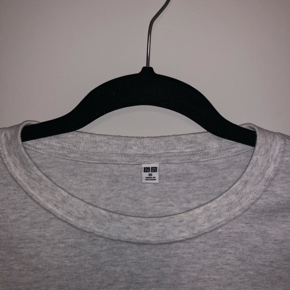 Uniqlo Light Grey Long Sleeve Tee - Picture 3 of 3